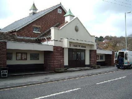 ViFront view of Braunton Parish Hall